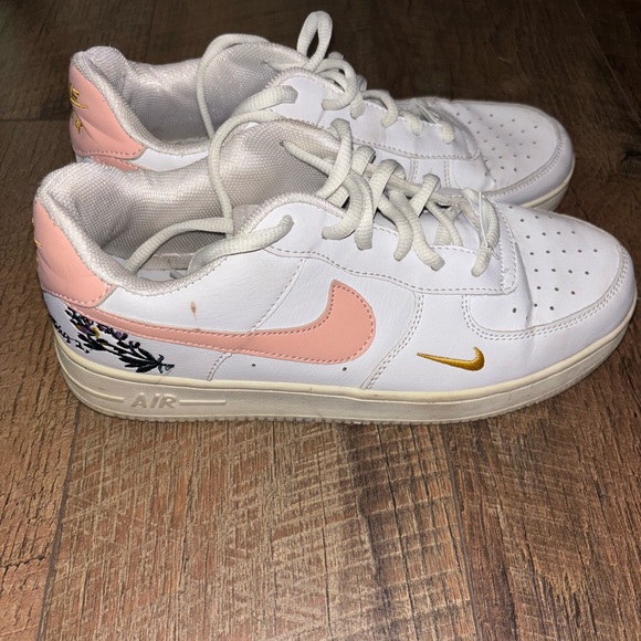 White and Pink Nike Sneakers - Picture 1 of 3